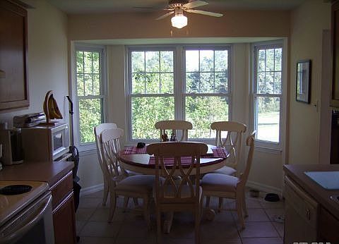 4th image of 2 Putnam Ave