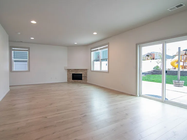 8006 S Fruitvale Ln — Photo 4