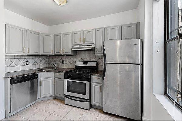 1st image of 1643 8th Ave #4B