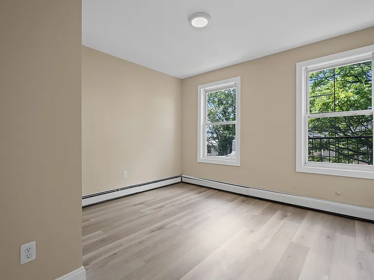 144 Inslee Pl #3R — Photo 7