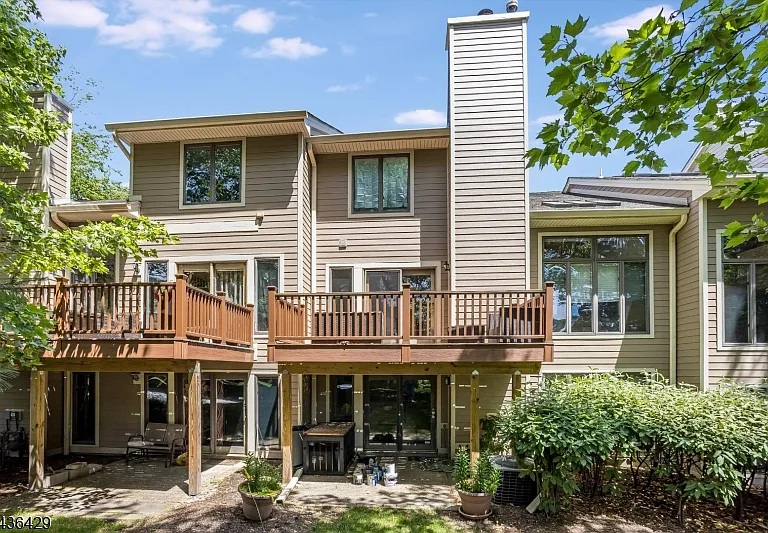 35 Lenox Ct — Photo 33