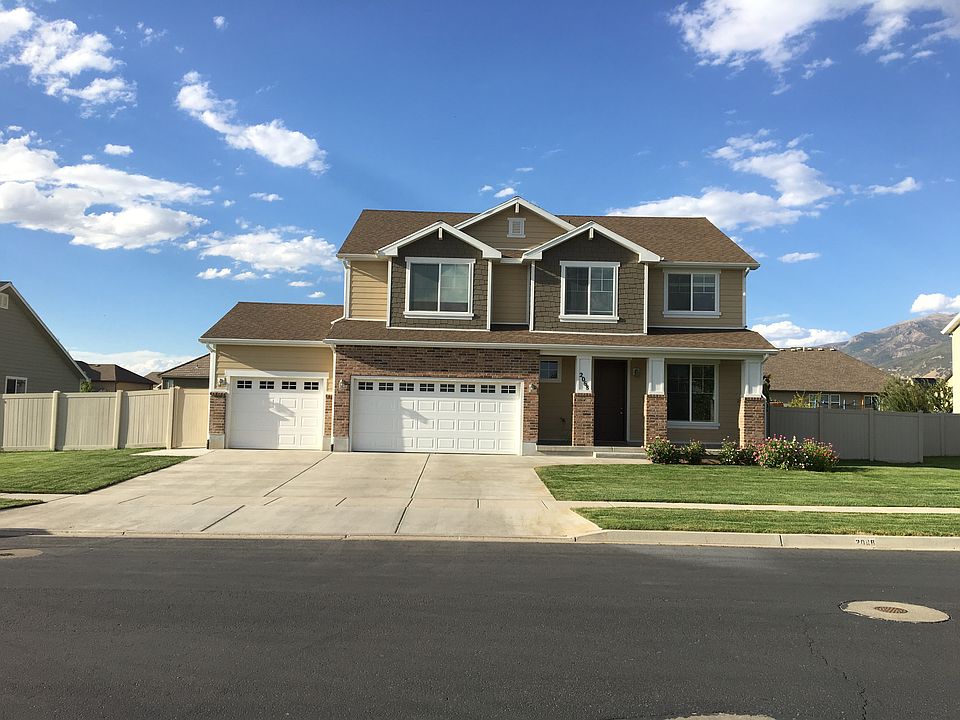 2nd image of 2068 W Chapman Ln