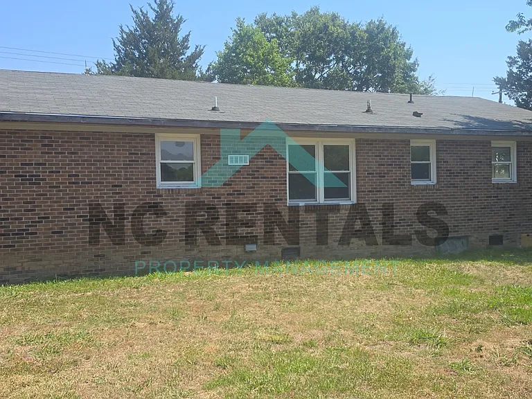 900 Greenwood Blvd — Photo 27