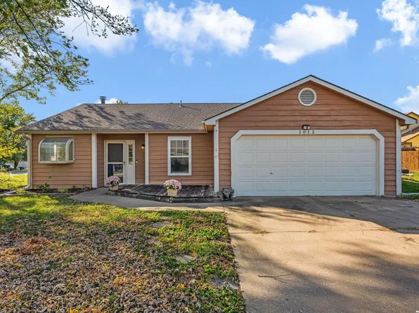 1012 E 26th St, Lawrence, KS 66046