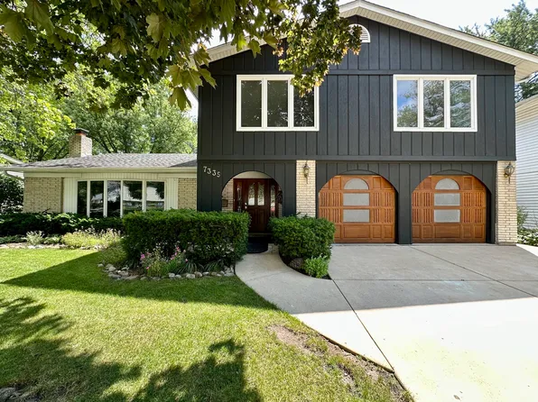 7335 Princeton Circle Dr, Hanover Park, IL 60133
