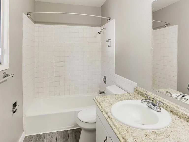 T Street Apartments — Photo 10