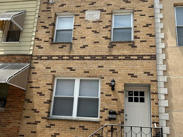 2502 S Warnock St, Philadelphia, PA 19148