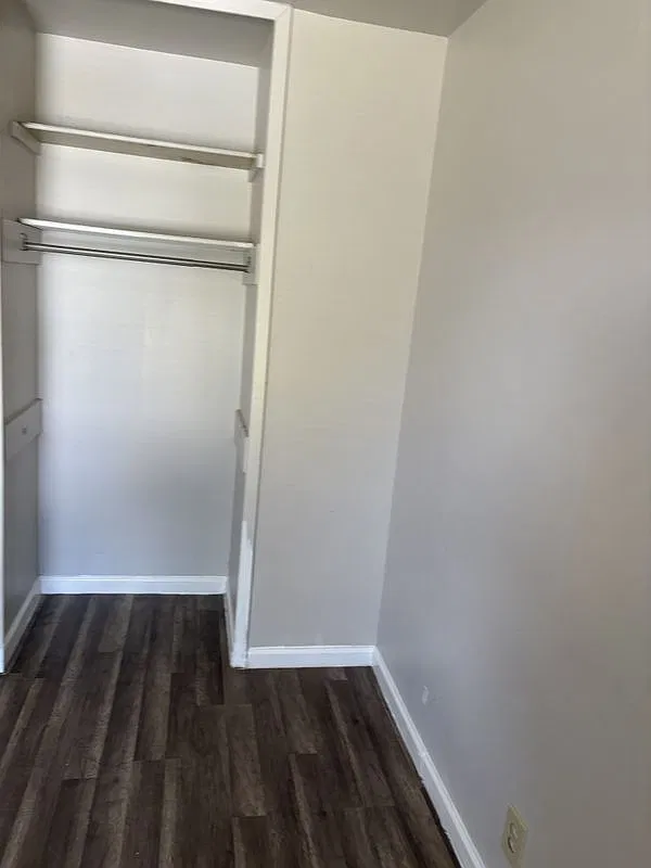 4 bed, 1.0 bath, 1094 sqft, $1,250 — Photo 4