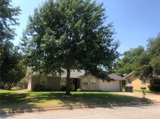 1306 S Rodgers Dr, Graham, TX 76450