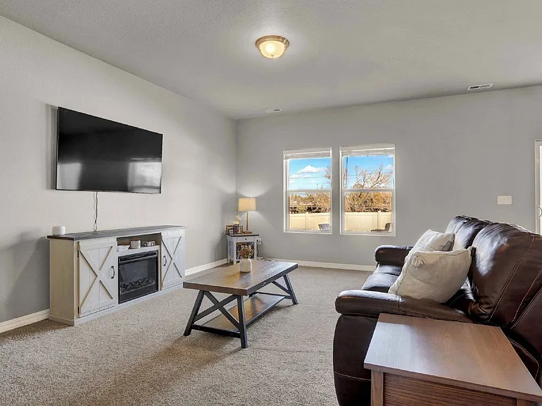 10659 Traders Pkwy — Photo 7