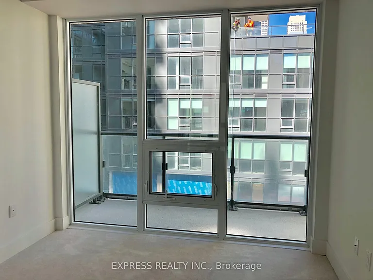 955 Bay St #507 — Photo 6