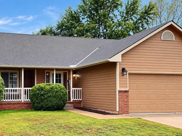 203 W Sandhill Rd, Derby, KS 67037