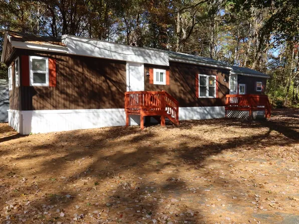 118 Emery St, Palmer, MA 01069