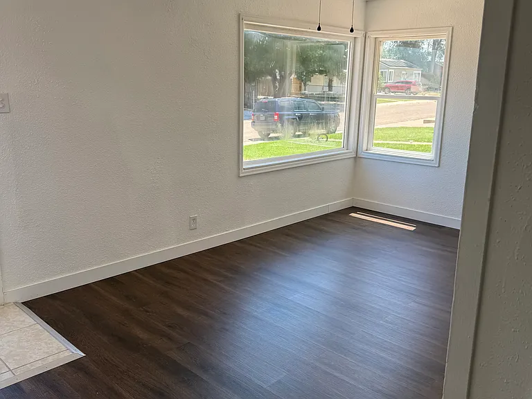 1719 Morrison Ave — Photo 3