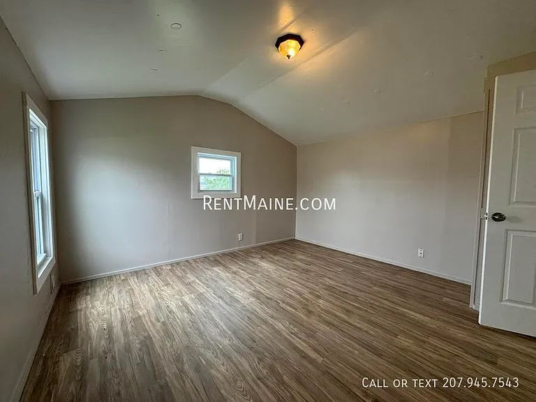 108 D St — Photo 6
