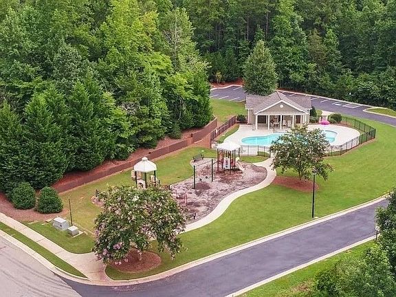 3rd image of 4744 Shady Lake Cir