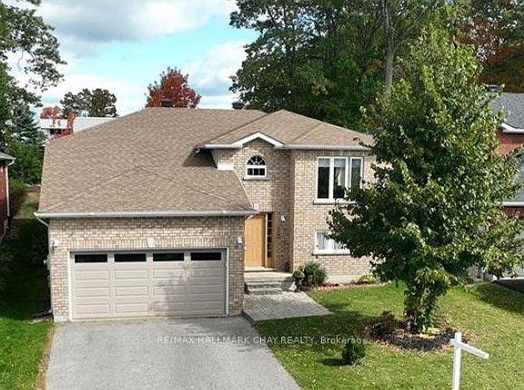 3rd image of 139 Wawinet St