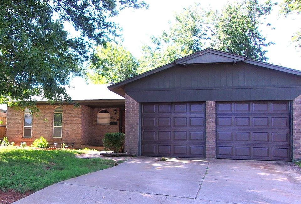 1st image of 636 Belle Air Ave