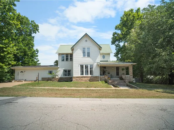 600 W River St, Ozark, AR 72949