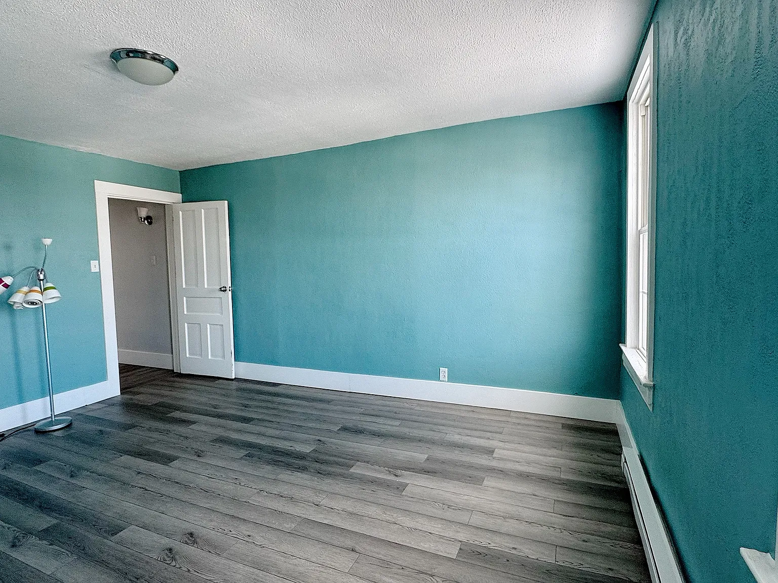 3436 Webster Ave — Photo 4