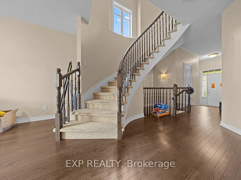 222 Badgeley Ave — Photo 5