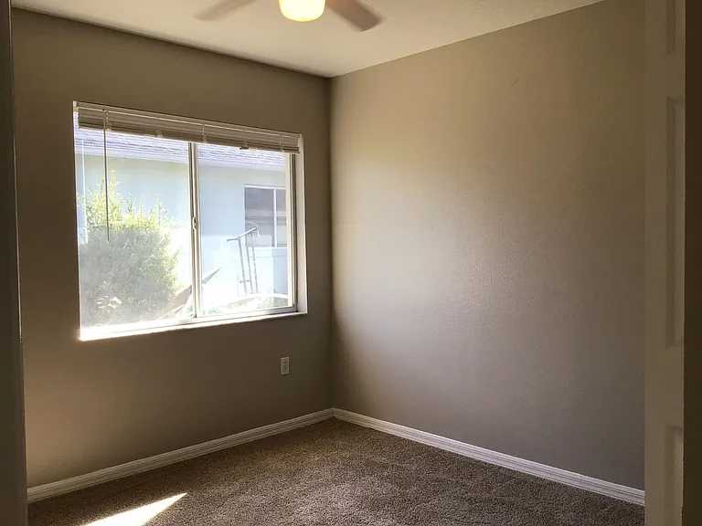 509 Hillcrest Dr — Photo 13