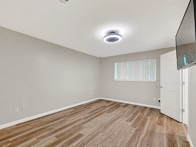 25503 Foxbriar Ln — Photo 32