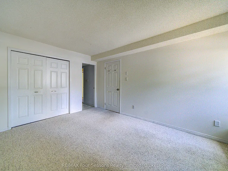 5 Harbour St E #1 — Photo 3