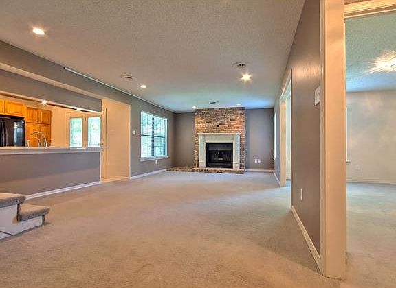 3rd image of 1500 W Esplanade Ave APT 13B