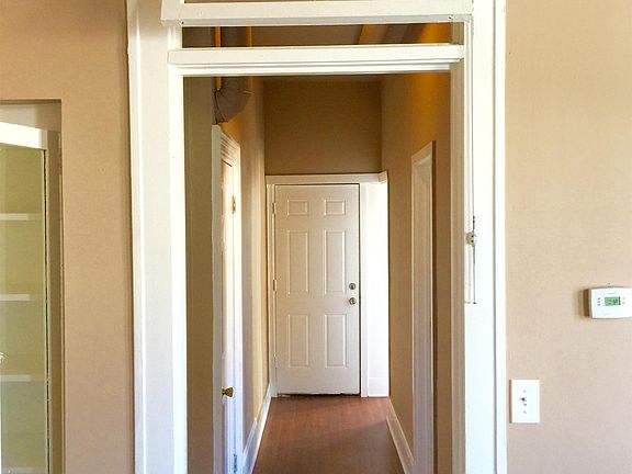 Beautiful entrance and hallway