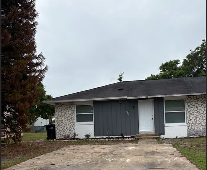 12240 Eastcove Dr — Photo 1