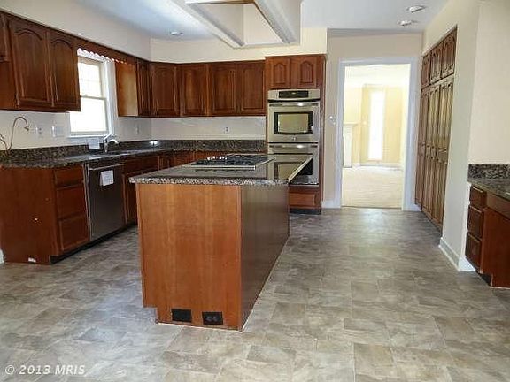 4th image of 22117 Creekview Dr