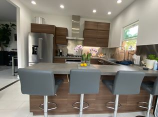 225 W Sola St #A, Santa Barbara, CA 93101