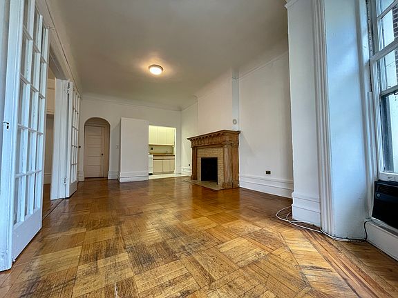 5th image of 320 W 105th St APT 3A