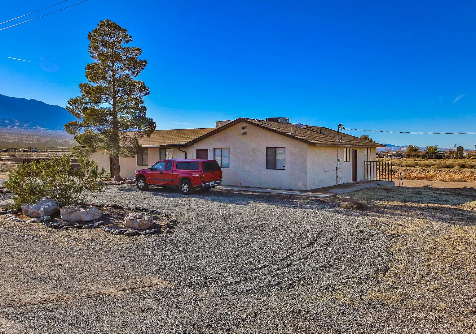 2 bed, 900 sqft, $1,200 — Photo 2
