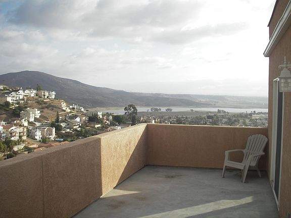 Panoramic views from multiple decks