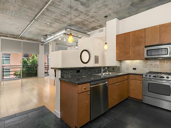 5th image of 840 E Green St Unit 319