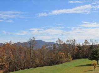 261 Grand Oaks Dr, Hendersonville, NC 28792