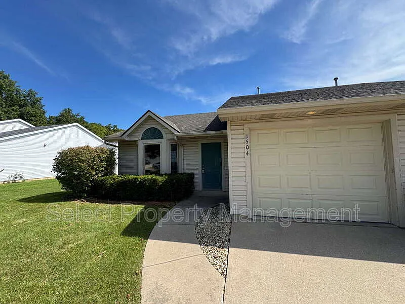 1504 Flagstone Dr