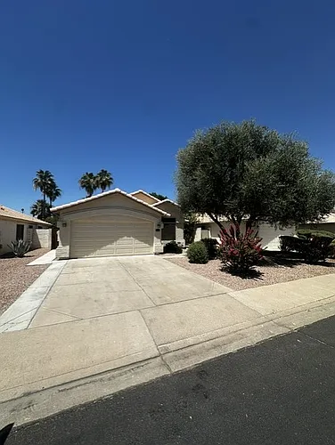 1094 W Laurel Ave Photo 1