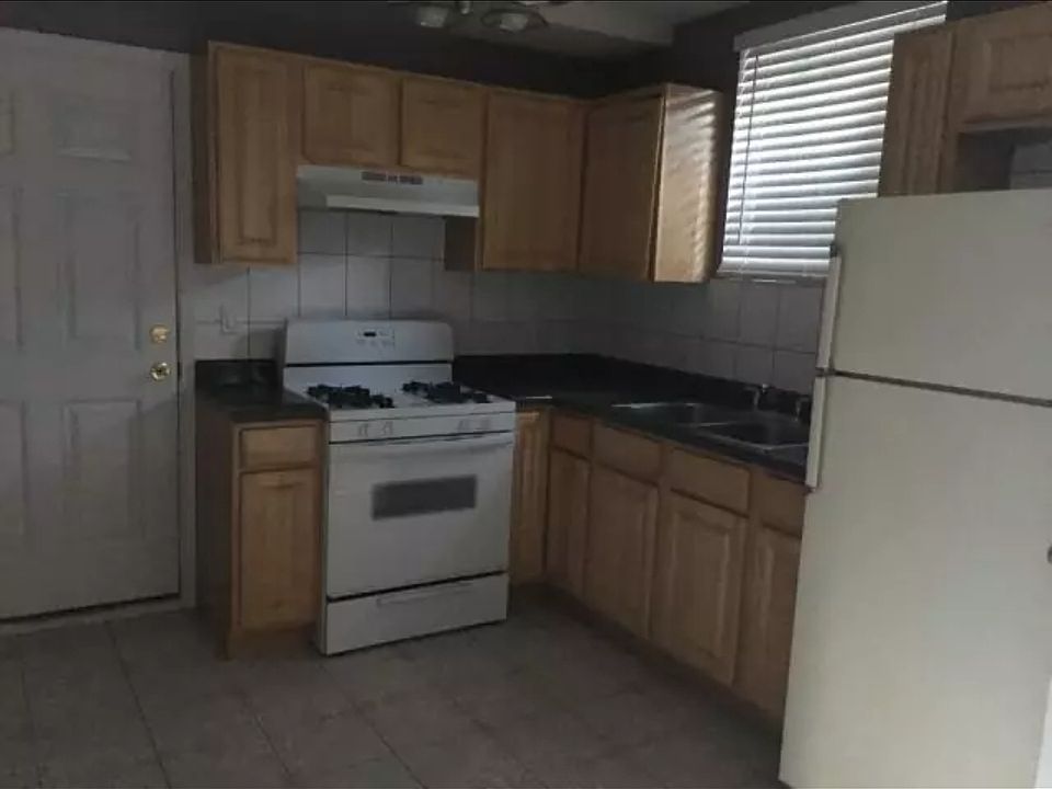 1st image of 2531 W Walton St #1