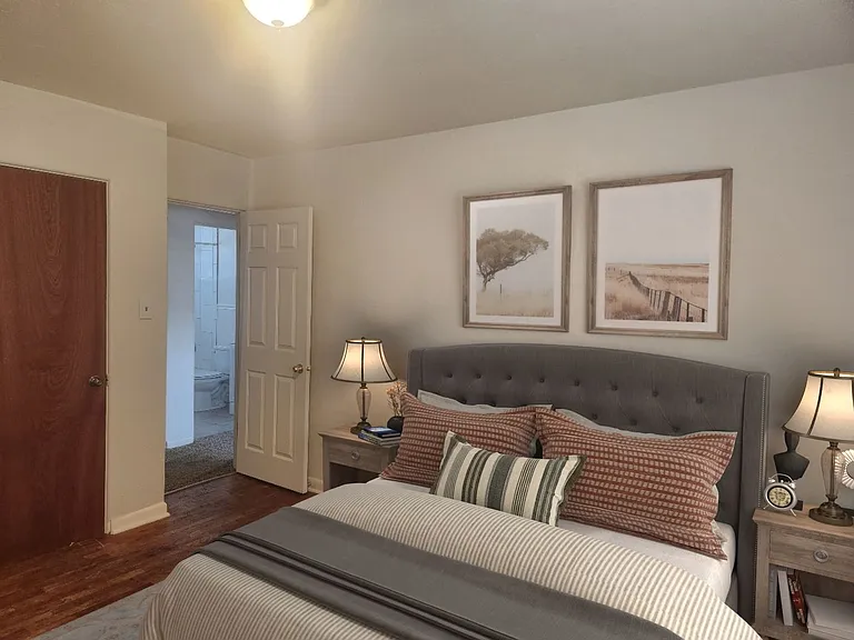 1719 E Kiowa St — Photo 2