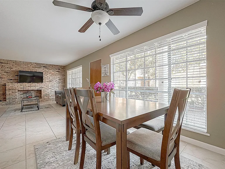 2101 Fountain View Dr #19 — Photo 9