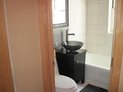 4th image of 402 S Harvey Ave #3B
