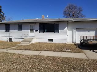 712 4th Ave NW, Jamestown, ND 58401