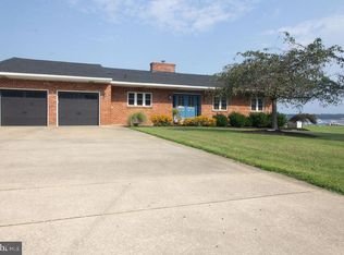 105 Edgewater Dr, Earleville, MD 21919