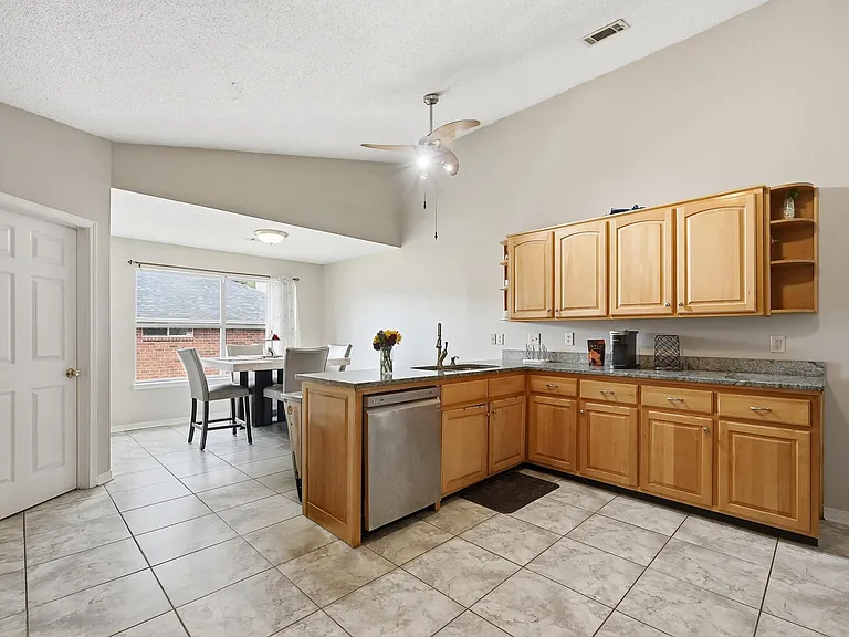 123 Steeplechase Dr — Photo 16