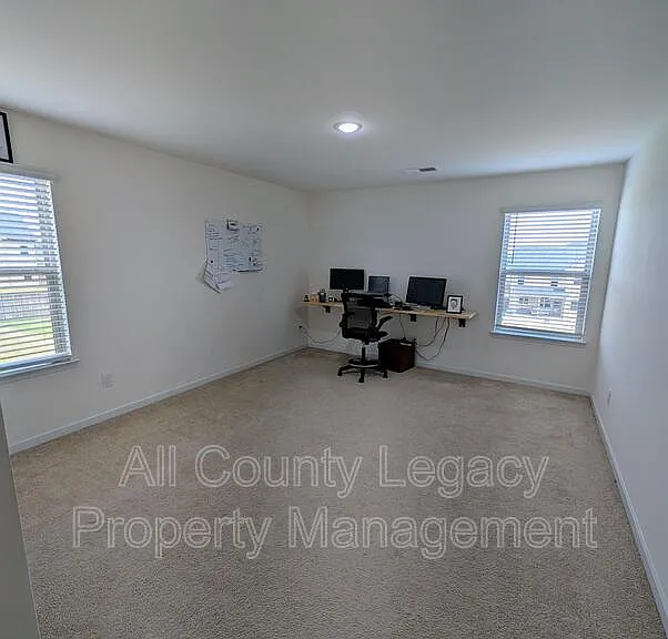 928 Blue Juniper Cir — Photo 9