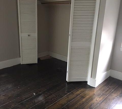 5th image of 9 Woodbury Ct #1