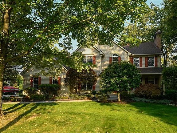 2nd image of 1335 Connecticut Woods Dr